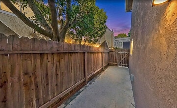 338 Orizaba Ave, Unit 2 in Long Beach, CA - Foto de edificio - Building Photo