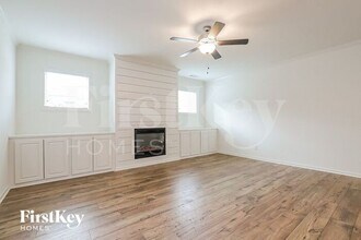 5545 Shallow Branch Dr in Flowery Branch, GA - Building Photo - Building Photo