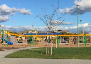 10476 Fossil Way in Elk Grove, CA - Building Photo - Building Photo