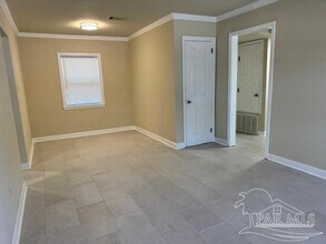 801 E Fairfield Dr in Pensacola, FL - Building Photo - Building Photo