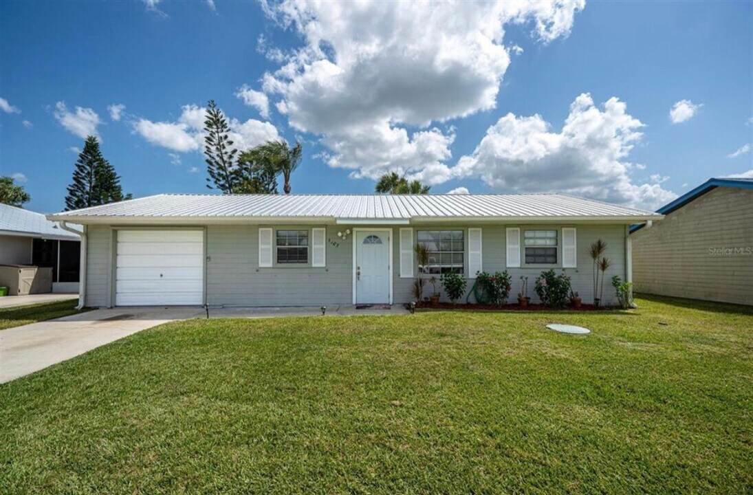 5103 SE 42nd Trce in Okeechobee, FL - Foto de edificio