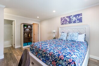 888 Golden Fortune in Pleasanton, CA - Foto de edificio - Interior Photo