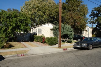 1009-1013 E Acacia Ave in Glendale, CA - Building Photo - Building Photo