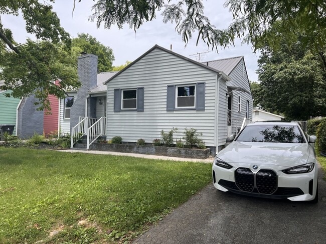 property at 2625 Avondale Ave