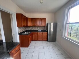 345 Bedford Ave, Unit Flr. 3