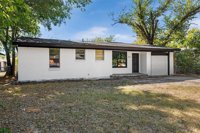 5564 Burton Ave in Fort Worth, TX - Building Photo