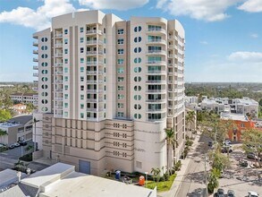 1771 Ringling Blvd, Unit 1001 in Sarasota, FL - Building Photo - Building Photo