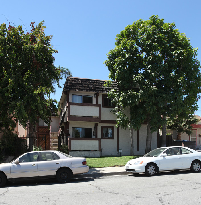 361 E Santa Anita Ave in Burbank, CA - Building Photo