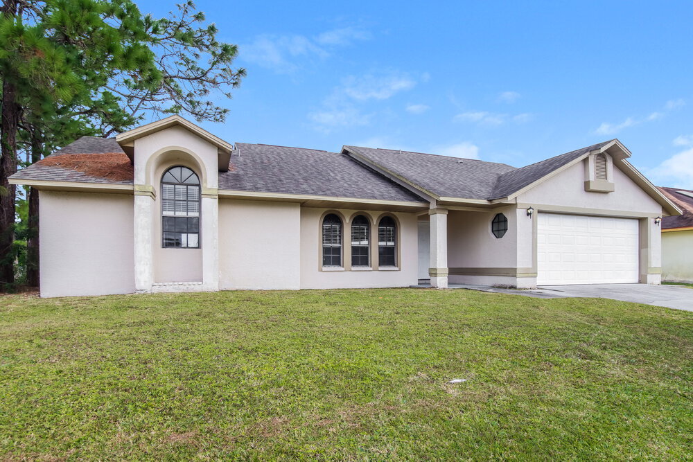 1197 Gallatin Ave NW in Palm Bay, FL - Building Photo