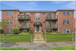51 Alvarado Ave, Unit 204 in Worcester, MA - Building Photo