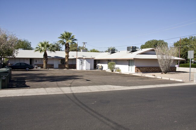 Ebony House in Phoenix, AZ - Foto de edificio - Building Photo