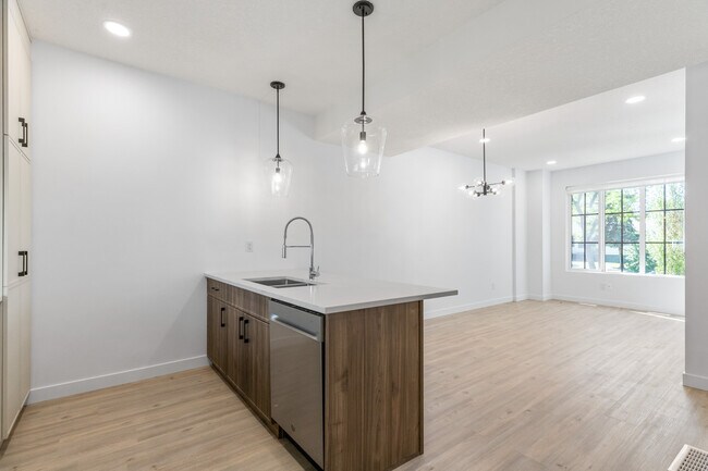 8556-8583 83 Ave NW in Edmonton, AB - Building Photo - Building Photo