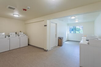 Twin Pines Manor Apartments in Sunnyvale, CA - Foto de edificio - Interior Photo