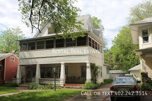 3228 R St in Lincoln, NE - Building Photo