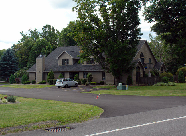 Broodside East Apartments in Manlius, NY - Building Photo - Building Photo