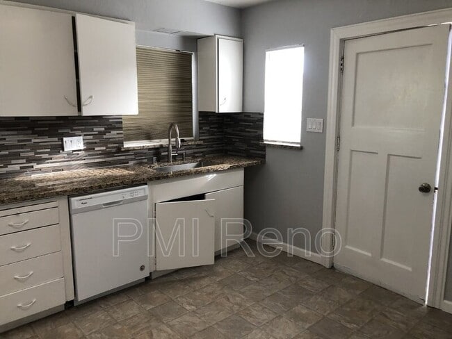 589 Stewart St in Reno, NV - Building Photo - Building Photo