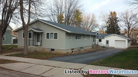 property at 207 N 6th St