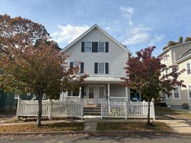 32 Prospect St in Wallingford, CT - Building Photo