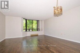 245 The Donway W in Toronto, ON - Building Photo - Building Photo