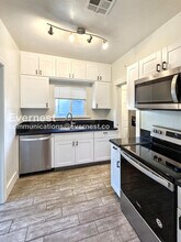 934 E 7th St in Tucson, AZ - Foto de edificio - Building Photo