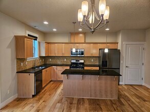 11516 SW Berlin Ave in Wilsonville, OR - Foto de edificio - Building Photo