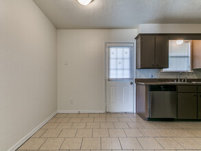 1708 Classen Blvd in Norman, OK - Foto de edificio - Building Photo