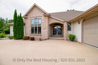 N9429 Rosebud Ln in Appleton, WI - Building Photo - Building Photo