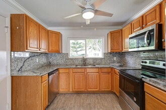 1612 SE Cascella Ct in Port St. Lucie, FL - Building Photo - Building Photo
