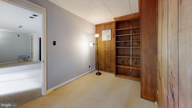 5705 Indian Ct-Unit -22 in Alexandria, VA - Building Photo - Building Photo