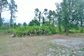 1229 Claremont St E in Lehigh Acres, FL - Building Photo - Building Photo