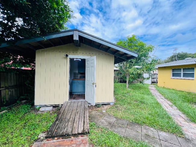 1821 Meridel Ave in Tampa, FL - Building Photo - Building Photo