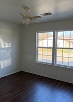 300 Russell St in Roland, OK - Building Photo