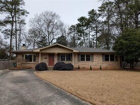 3036 Hudson Ct in Decatur, GA - Building Photo