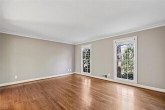 5189 Hidden Branches Cir in Dunwoody, GA - Building Photo - Building Photo