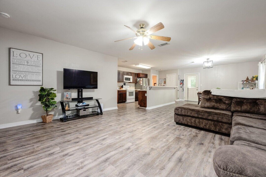 706 Brock Ave in Crestview, FL - Building Photo