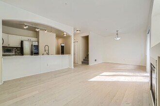 14335 Simonds Rd NE in Kirkland, WA - Building Photo - Building Photo