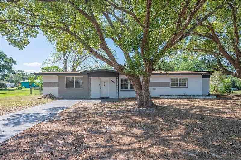 2410 Ave C NW in Winter Haven, FL - Building Photo