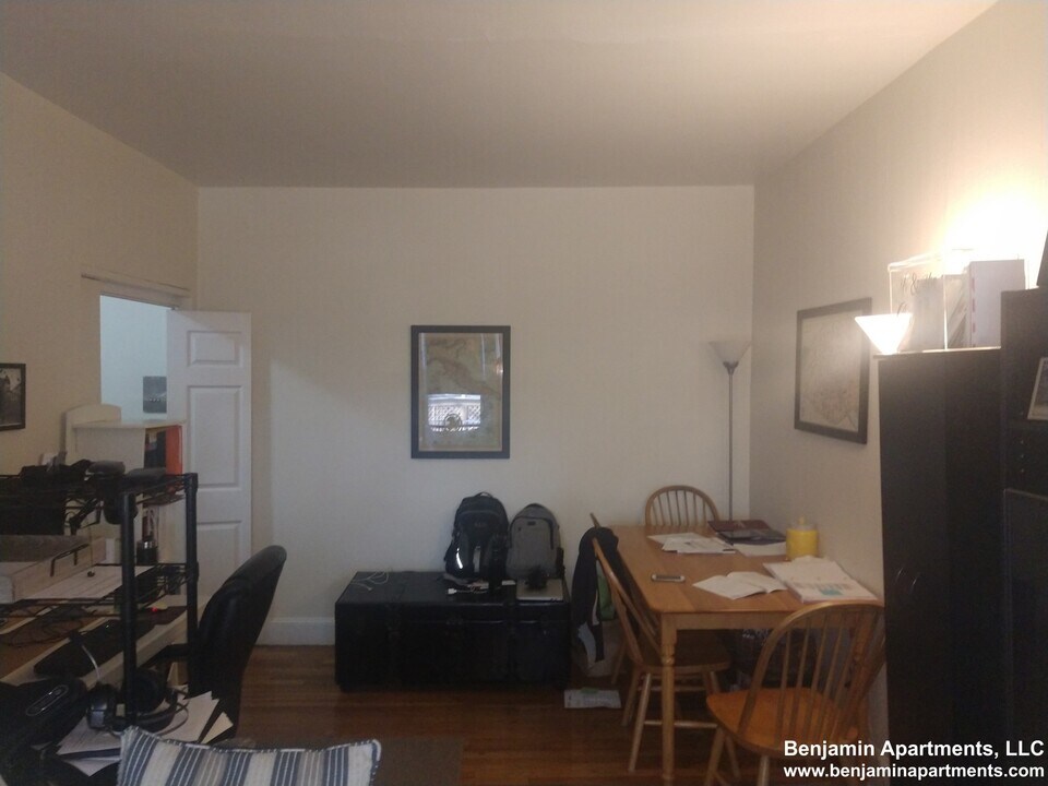 58 Lancaster Ter, Unit 302 in Brookline, MA - Building Photo