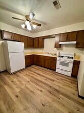 104 E 9th Ave, Unit A in Colona, IL - Building Photo - Building Photo