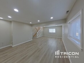 4451 Johnny Cake Ridge Rd in Eagan, MN - Building Photo - Building Photo