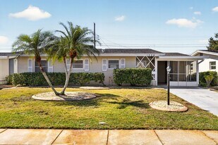 1528 Chevy Chase Dr in Sun City Center, FL - Building Photo