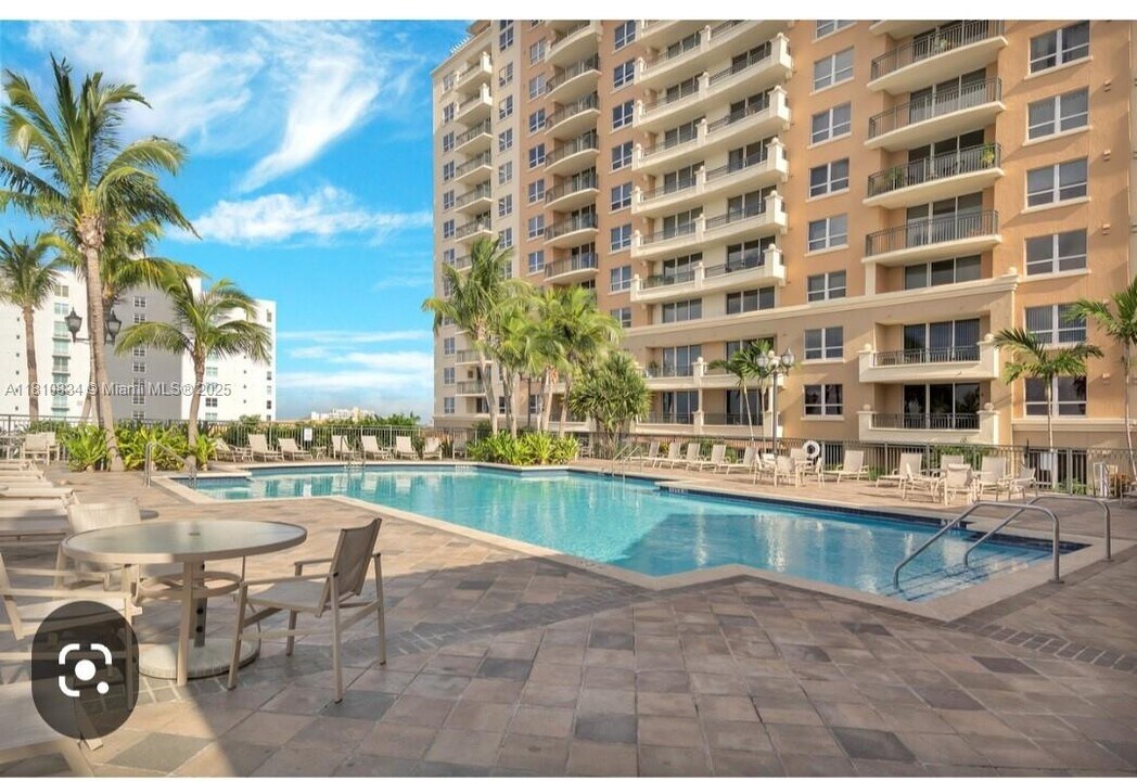 3232 SW 22nd Ter, Unit 1003 in Miami, FL - Building Photo