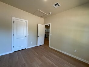 609 W Virginia Ave in Chickasha, OK - Building Photo - Building Photo