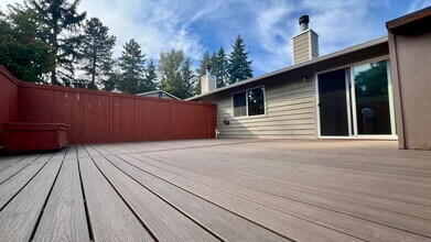 712 126th Ave NE, Unit Rambler Style Condo in Bellevue, WA - Foto de edificio - Building Photo