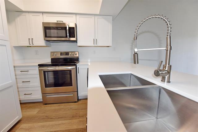 property at 3701 Cedarplaza Ln