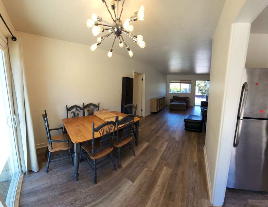 359 Tolosa Way in San Luis Obispo, CA - Building Photo