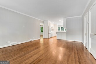 1194 Spring Valley Ln NE in Atlanta, GA - Building Photo - Building Photo