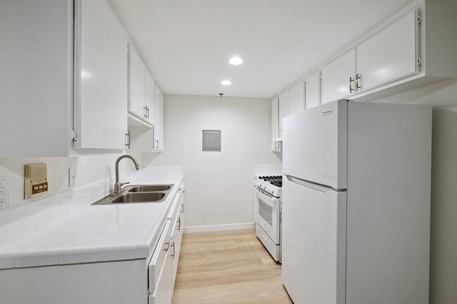 1850 Williams St in Simi Valley, CA - Building Photo - Building Photo