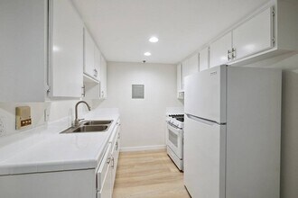 1850 Williams St in Simi Valley, CA - Building Photo - Building Photo