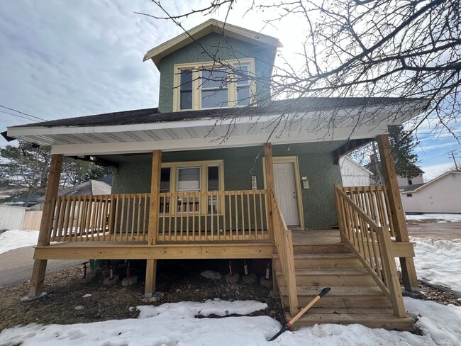 property at 607 Grant St